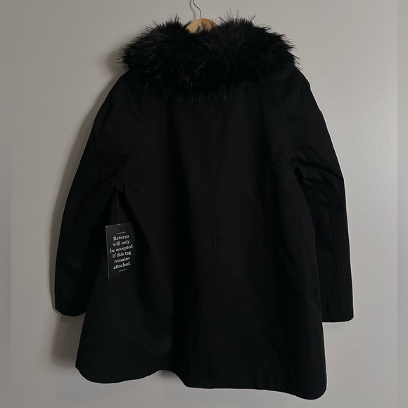 TUCKERNUCK Fur Collar Cecile Swing Cape - Picture 8 of 12